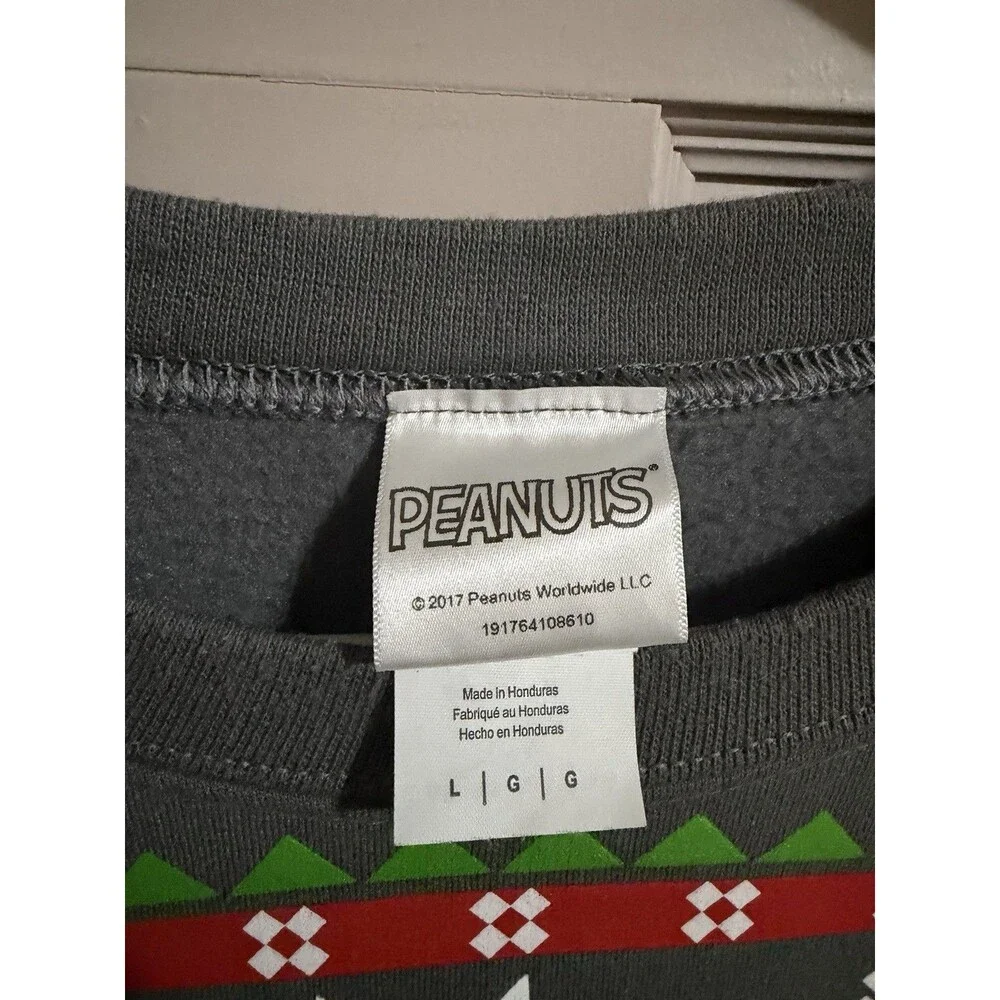 Peanuts Mens Christmas Sweatshirt Crewneck Size Large Charlie Brown Snoopy Tree